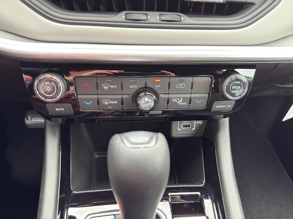 new 2025 Jeep Compass car, priced at $34,733