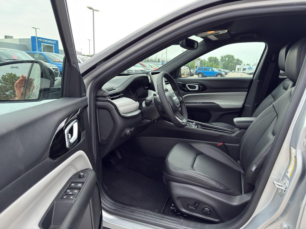 new 2025 Jeep Compass car, priced at $34,733