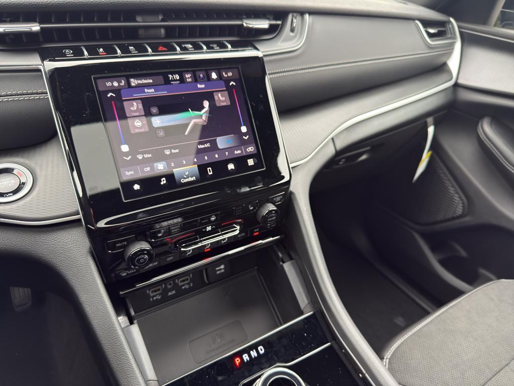 new 2025 Jeep Grand Cherokee L car, priced at $49,543