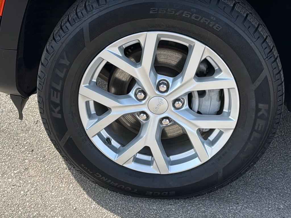 used 2023 Jeep Grand Cherokee car, priced at $31,895