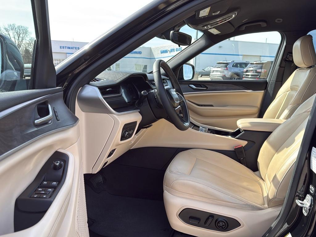 used 2023 Jeep Grand Cherokee car, priced at $31,895