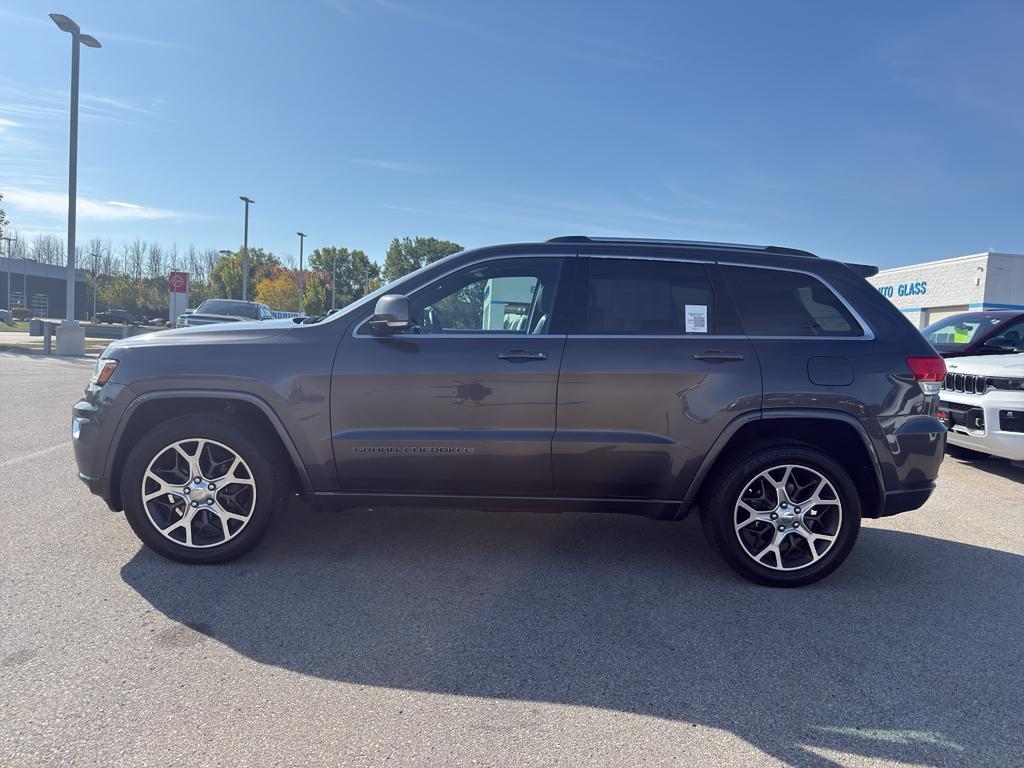 used 2018 Jeep Grand Cherokee car, priced at $16,995
