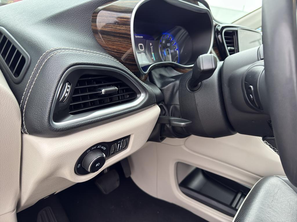 used 2023 Chrysler Pacifica car, priced at $28,995