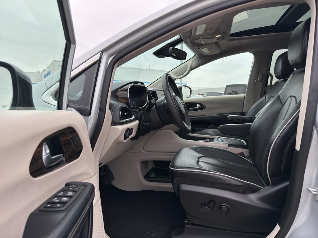 used 2023 Chrysler Pacifica car, priced at $28,995