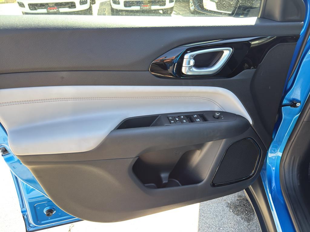 new 2025 Jeep Compass car, priced at $34,216
