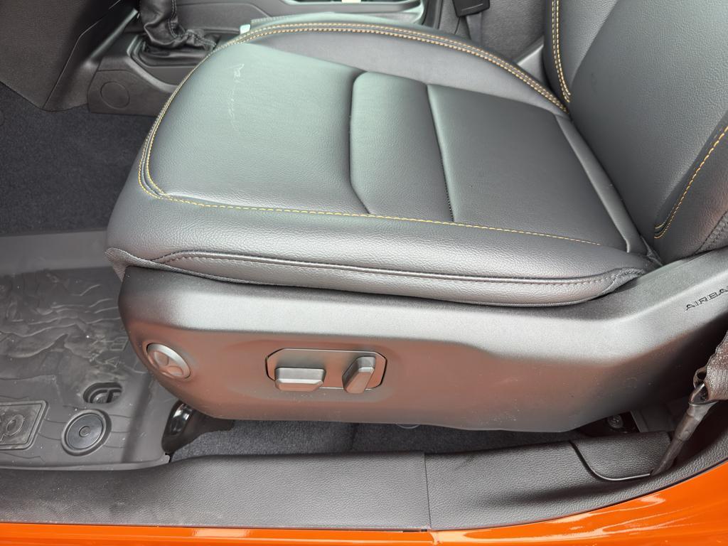 new 2025 Jeep Wrangler car, priced at $59,915
