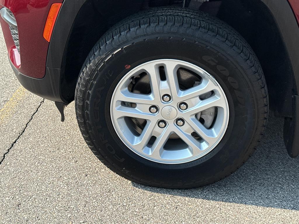 used 2023 Jeep Grand Cherokee car, priced at $31,795