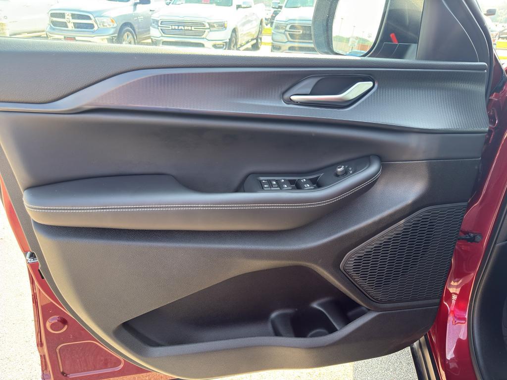 used 2023 Jeep Grand Cherokee car, priced at $31,795