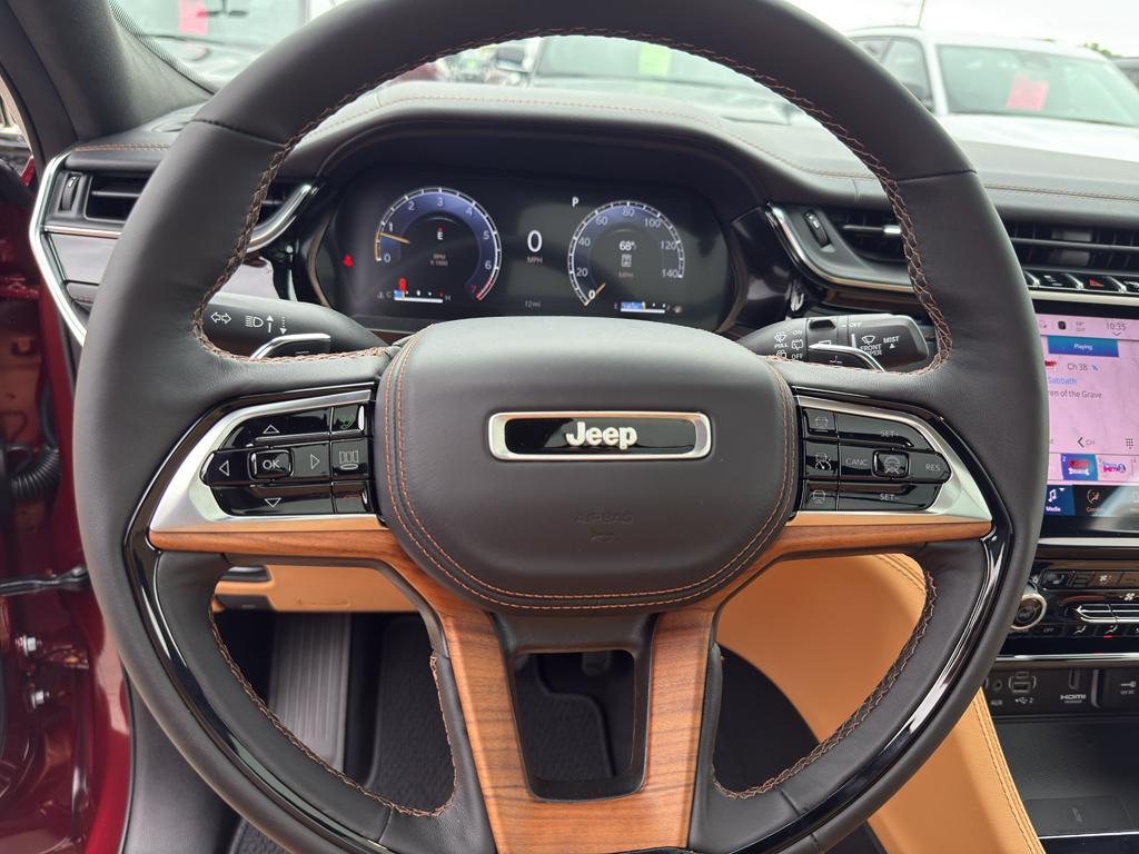 new 2025 Jeep Grand Cherokee car, priced at $67,669