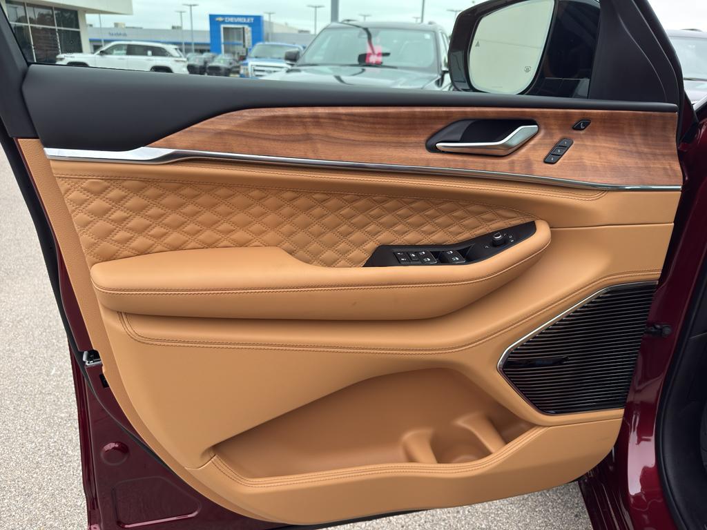 new 2025 Jeep Grand Cherokee car, priced at $67,669