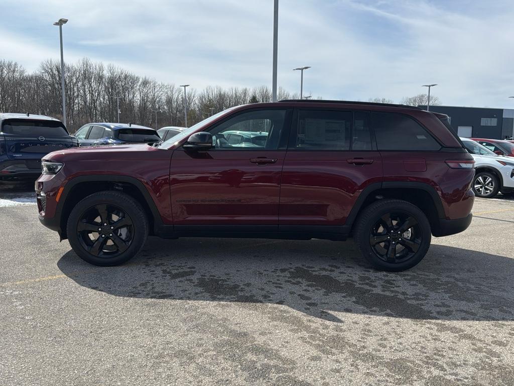 new 2025 Jeep Grand Cherokee car, priced at $53,786