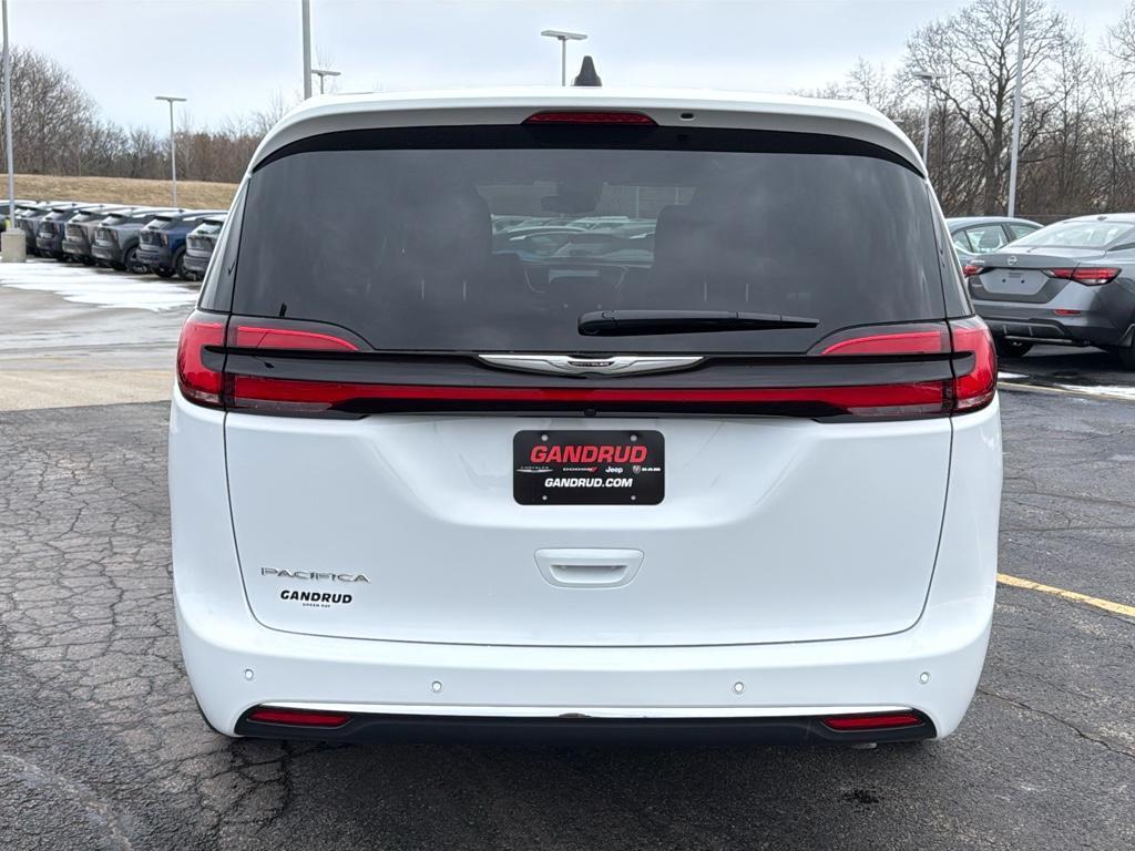 new 2025 Chrysler Pacifica car, priced at $42,275