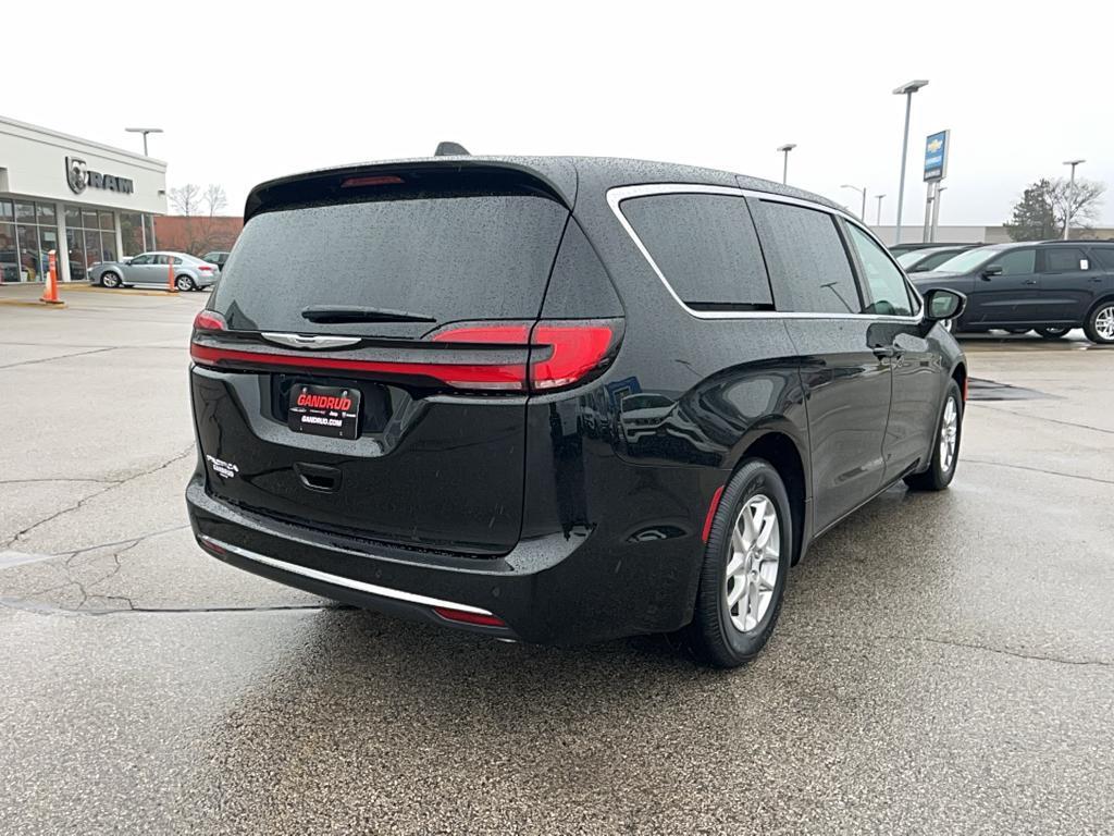 new 2025 Chrysler Pacifica car, priced at $42,275