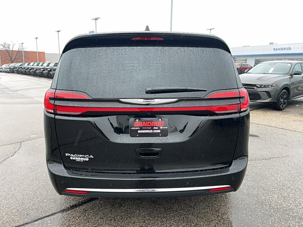 new 2025 Chrysler Pacifica car, priced at $42,275