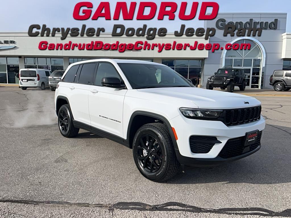 new 2025 Jeep Grand Cherokee car, priced at $45,743