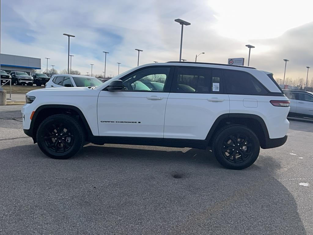 new 2025 Jeep Grand Cherokee car, priced at $45,743