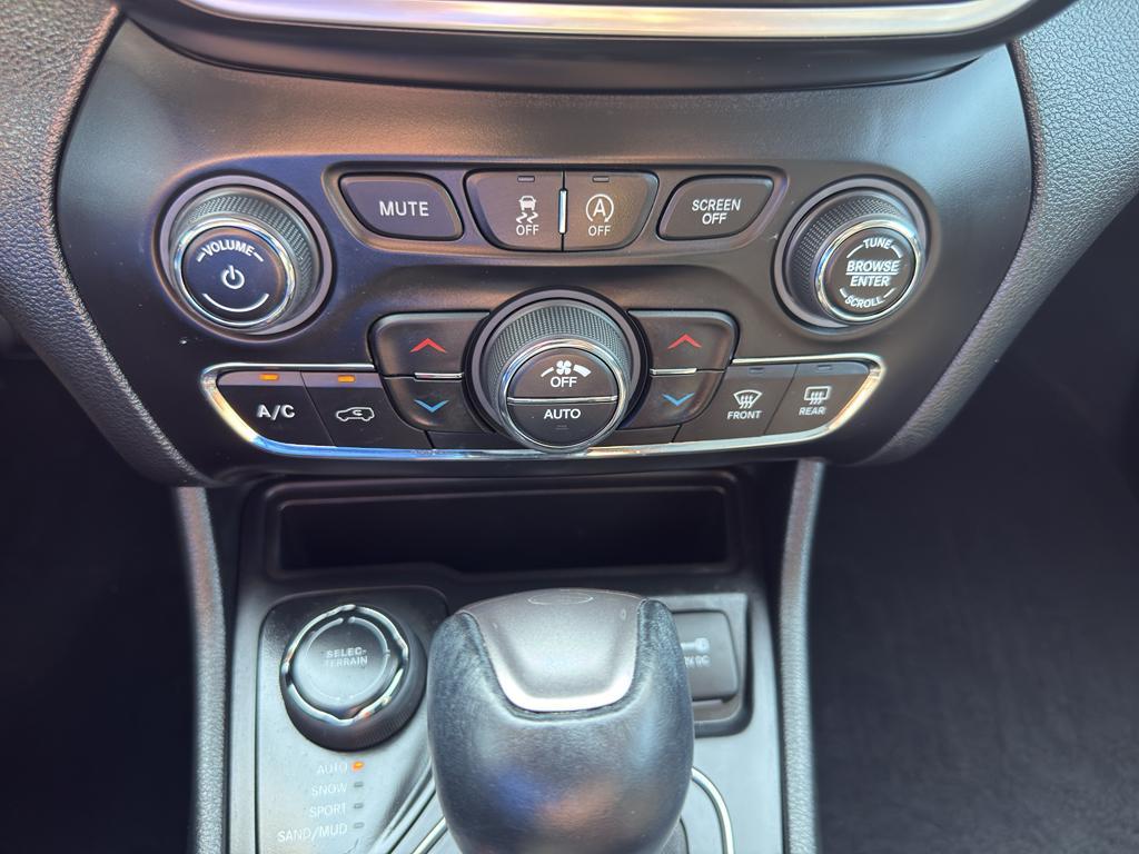 used 2022 Jeep Cherokee car, priced at $23,995