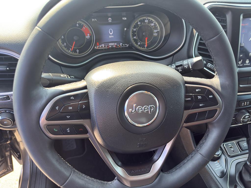 used 2022 Jeep Cherokee car, priced at $23,995