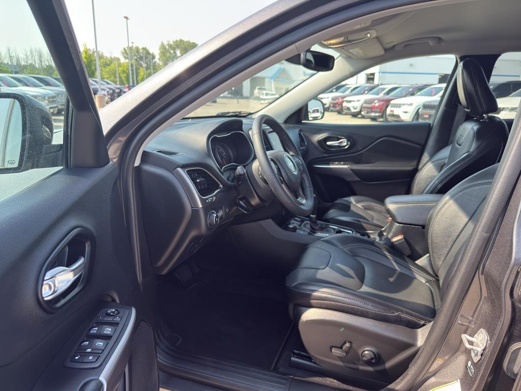 used 2022 Jeep Cherokee car, priced at $23,995