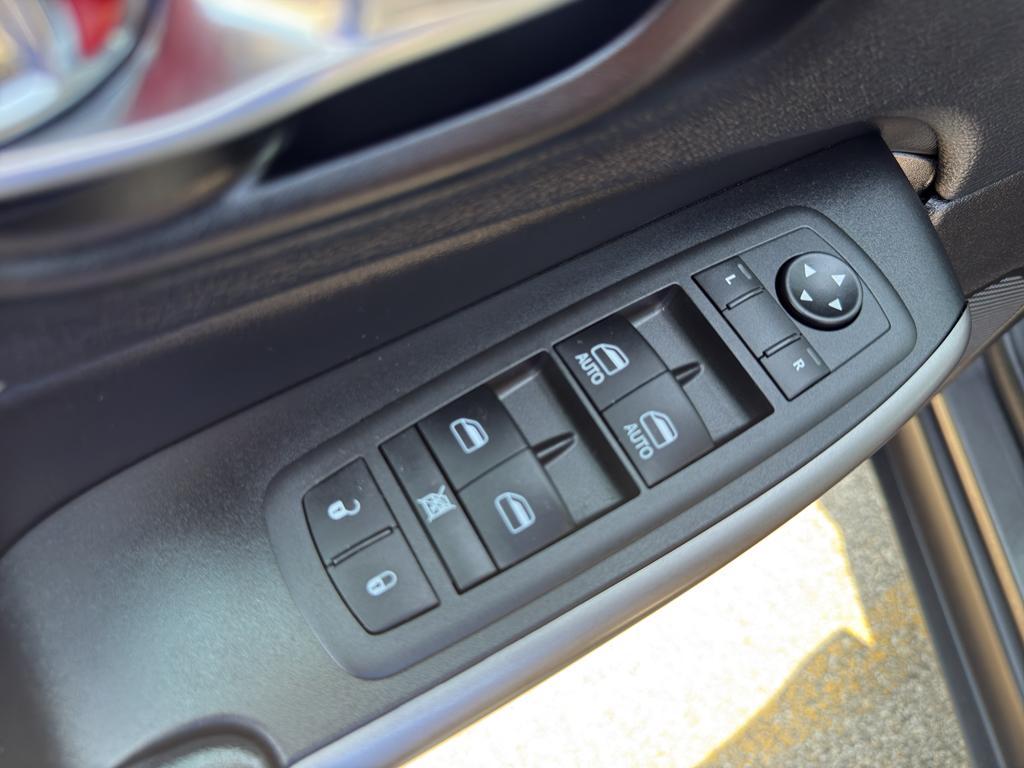 used 2022 Jeep Cherokee car, priced at $23,995