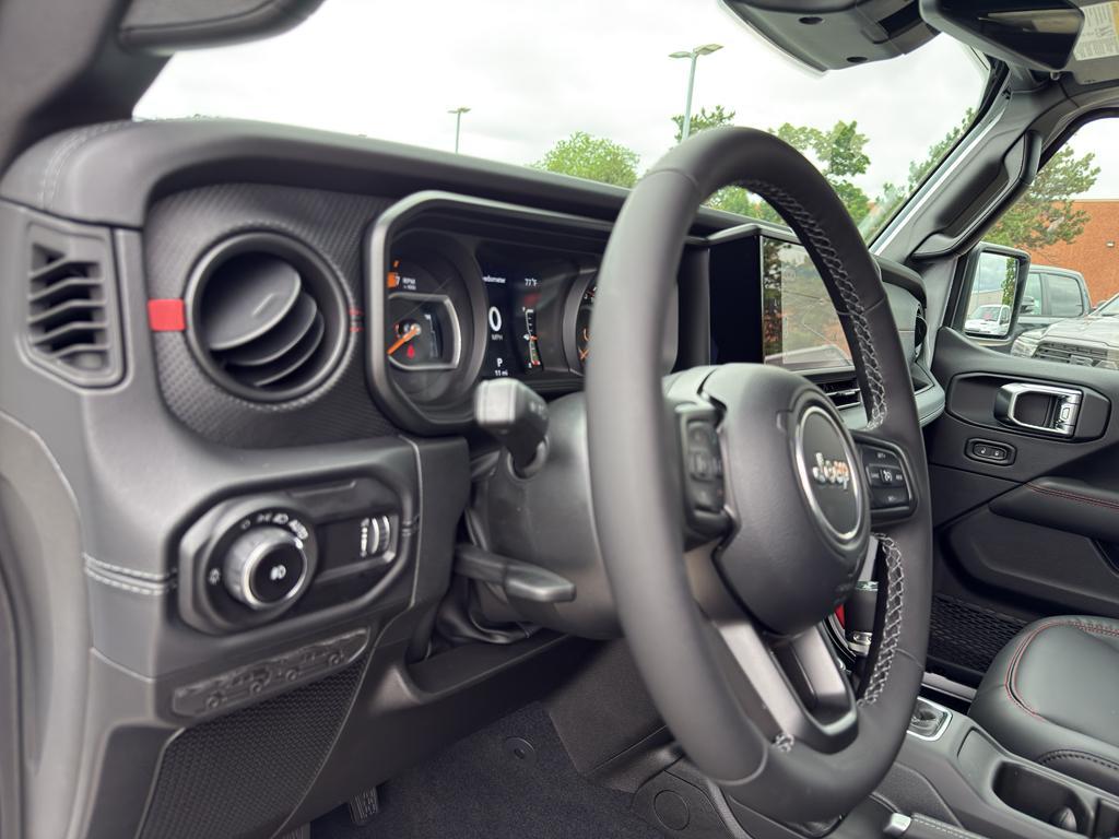 new 2025 Jeep Wrangler car, priced at $69,170