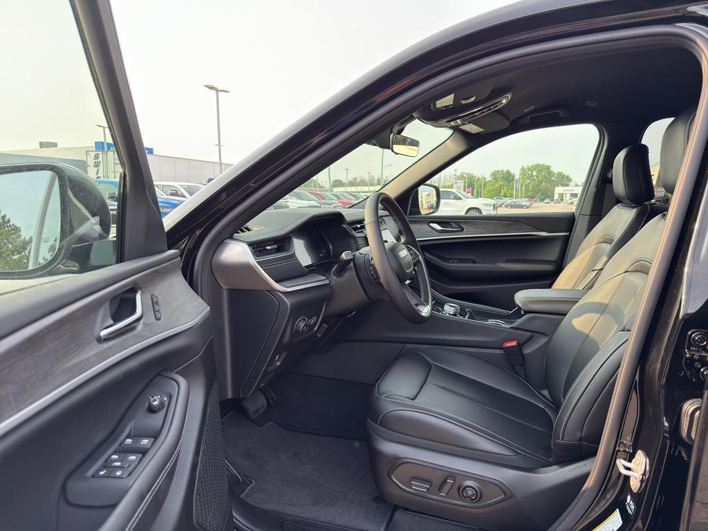 new 2025 Jeep Grand Cherokee L car, priced at $49,920