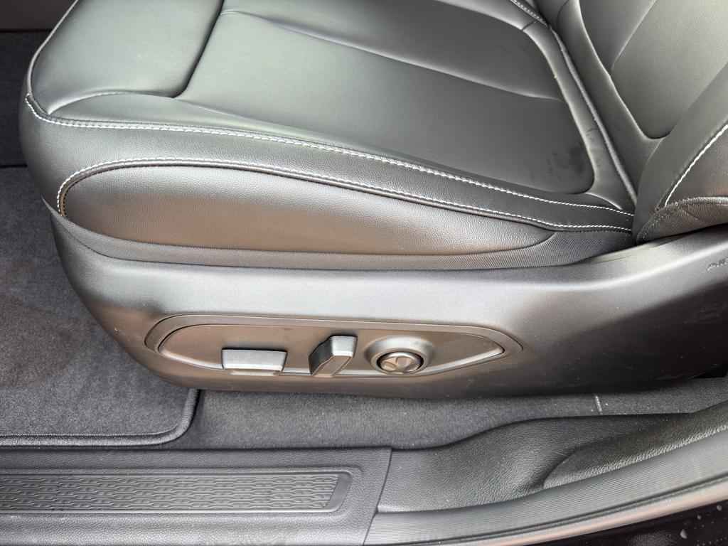 new 2025 Jeep Grand Cherokee L car, priced at $49,920