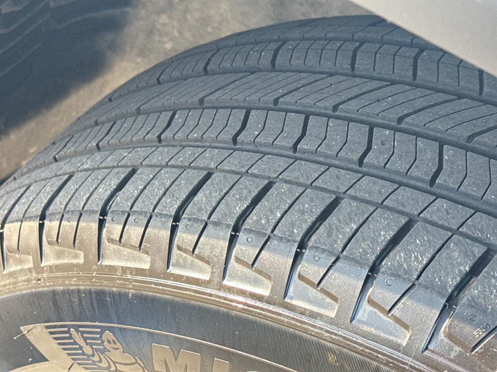 used 2024 Jeep Grand Cherokee car, priced at $31,595