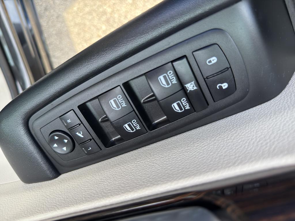 used 2023 Chrysler Pacifica car, priced at $30,295