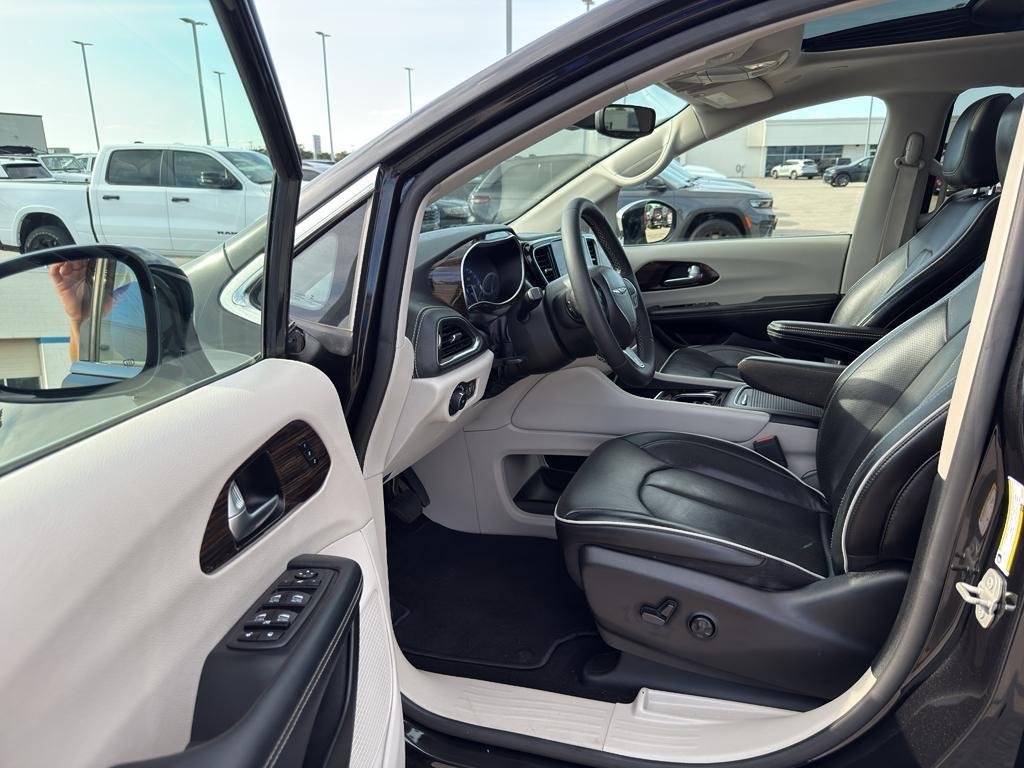 used 2023 Chrysler Pacifica car, priced at $30,295