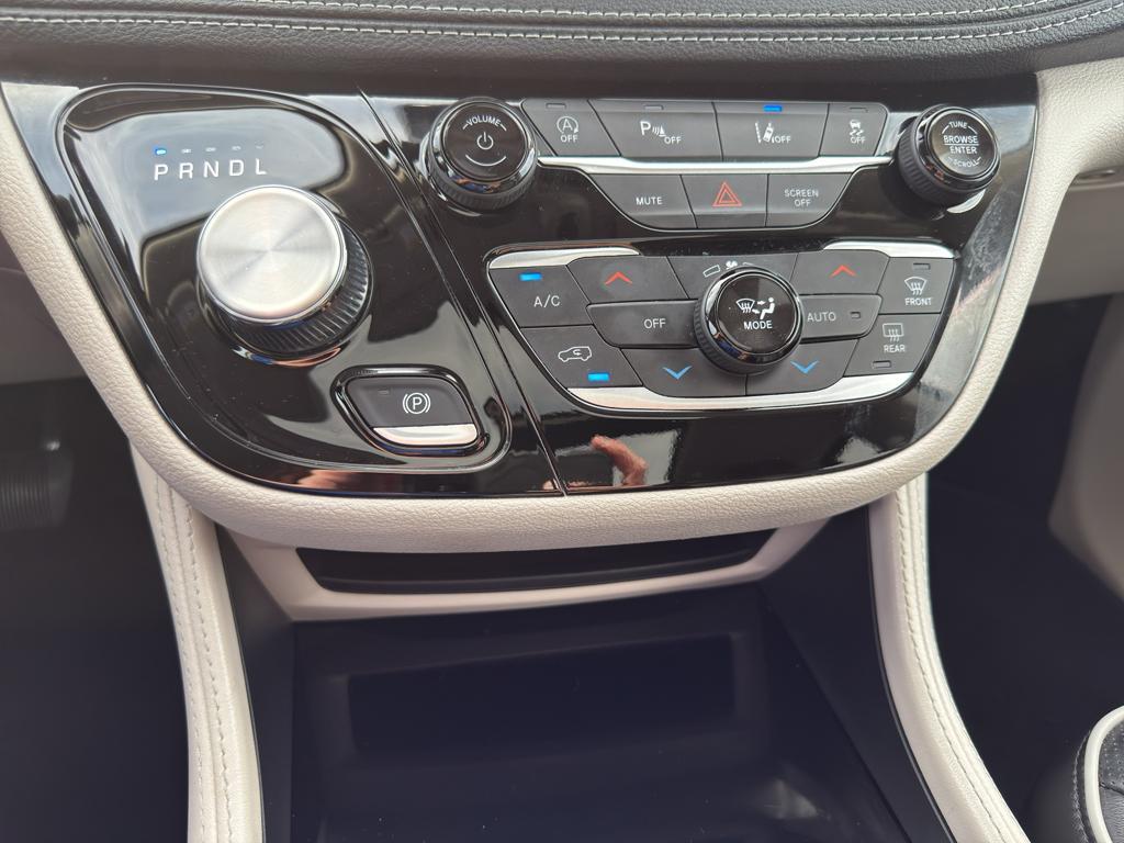 used 2023 Chrysler Pacifica car, priced at $30,295