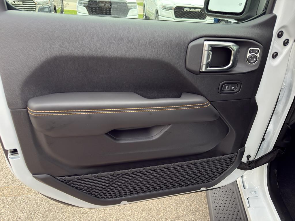 new 2025 Jeep Wrangler car, priced at $60,742