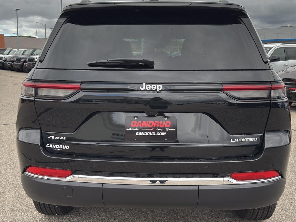 new 2025 Jeep Grand Cherokee car, priced at $46,137