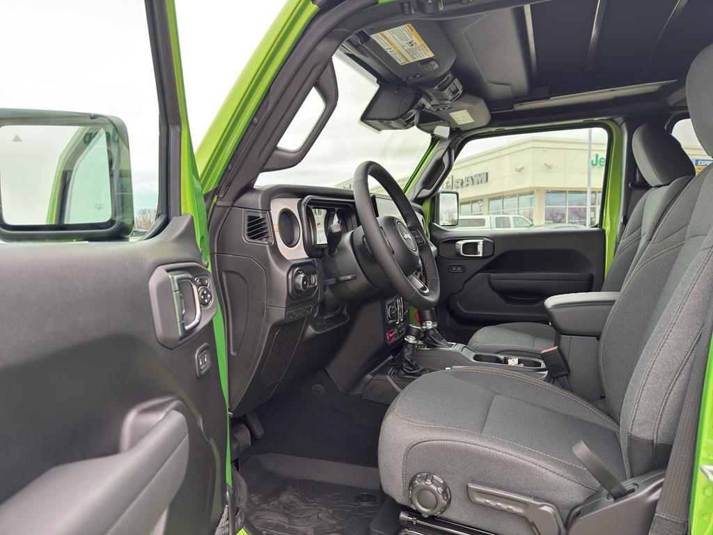 new 2025 Jeep Wrangler car, priced at $58,718