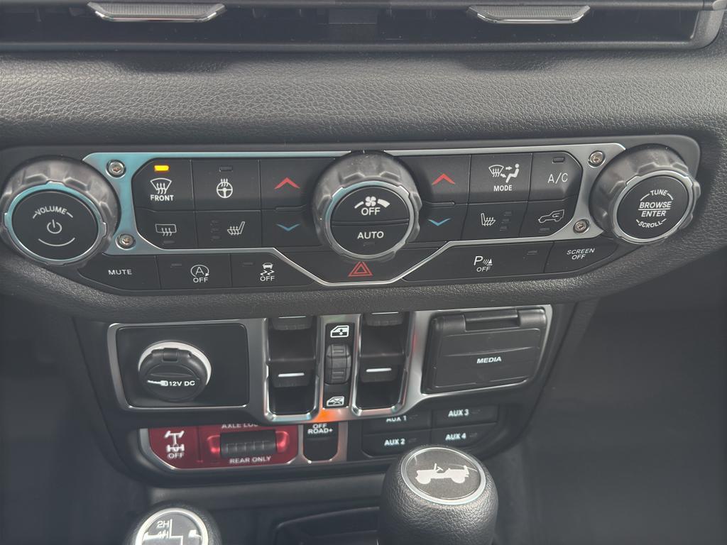 new 2025 Jeep Wrangler car, priced at $58,718