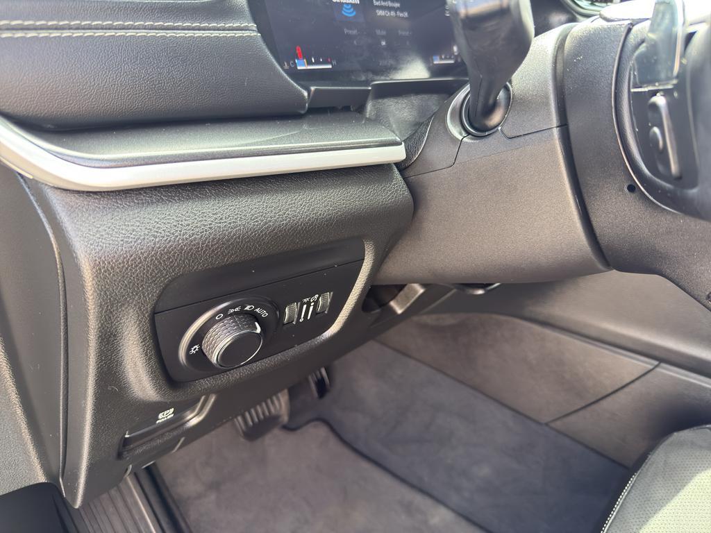used 2023 Jeep Grand Cherokee car, priced at $35,295