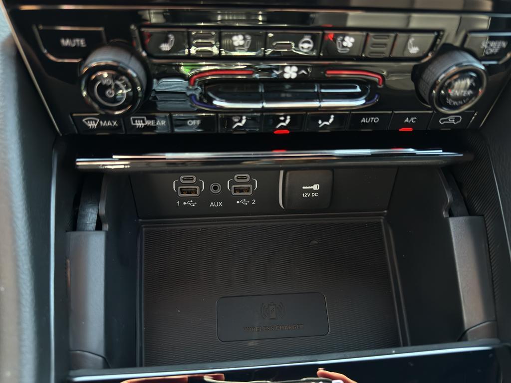 new 2025 Jeep Grand Cherokee car, priced at $56,098