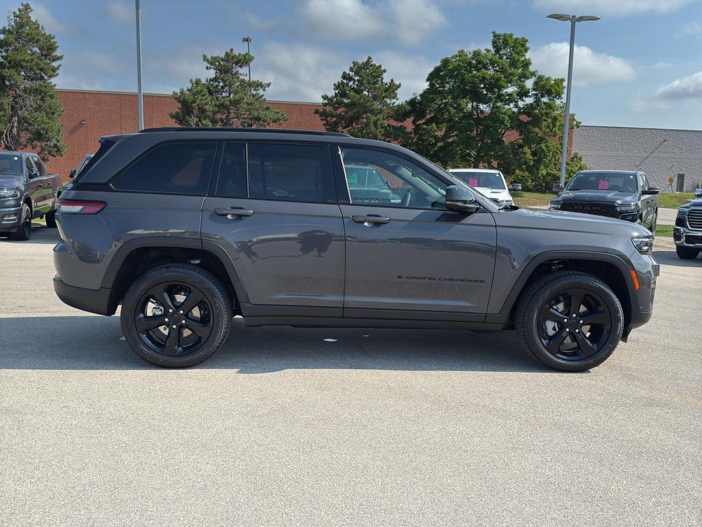 new 2025 Jeep Grand Cherokee car, priced at $56,098