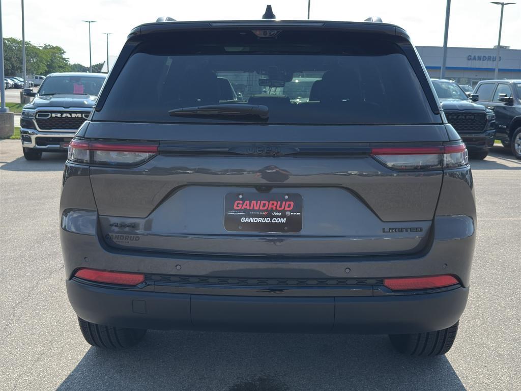 new 2025 Jeep Grand Cherokee car, priced at $56,098