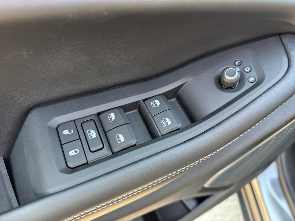 new 2025 Jeep Grand Cherokee car, priced at $56,098