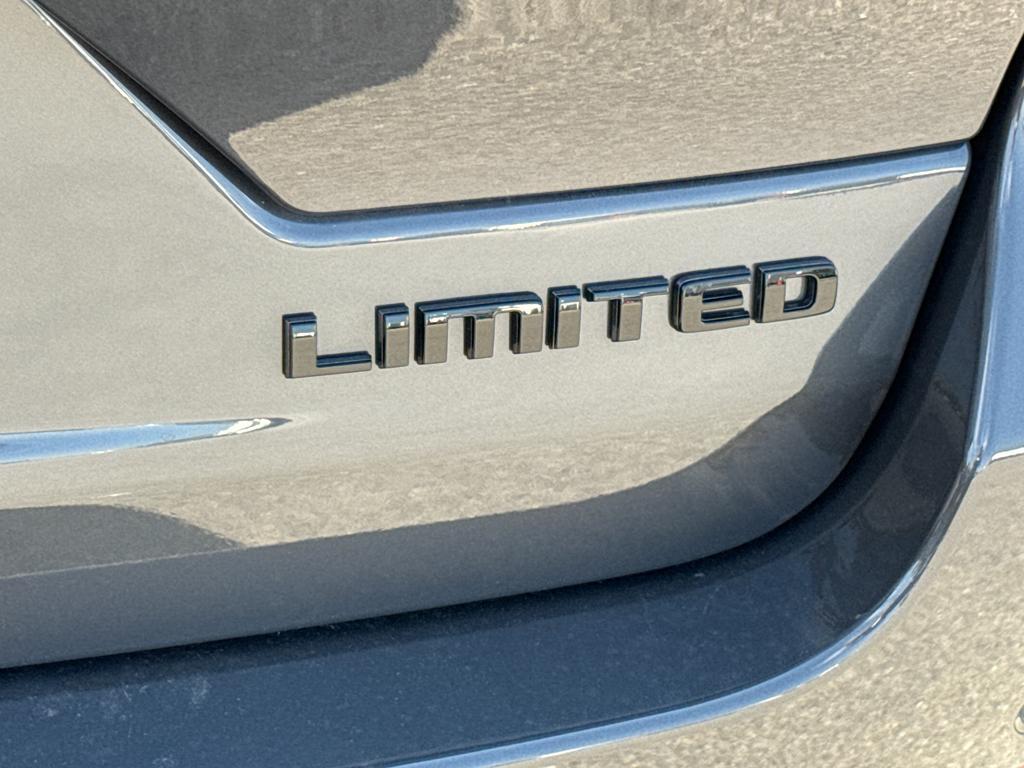 new 2025 Jeep Grand Cherokee car, priced at $56,098