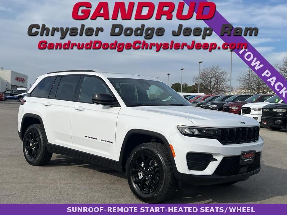 new 2025 Jeep Grand Cherokee car, priced at $45,743