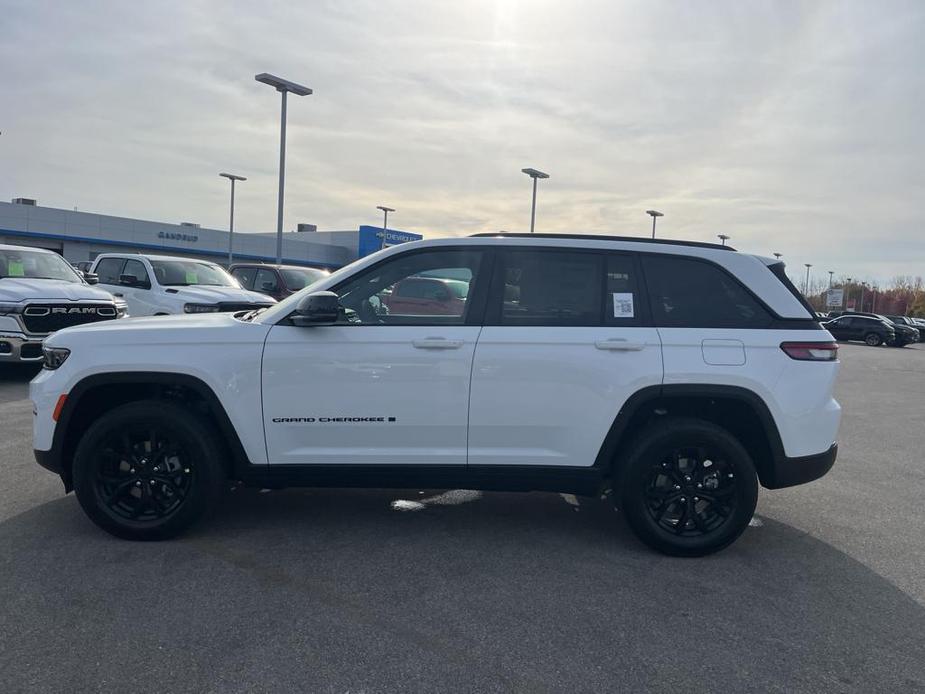 new 2025 Jeep Grand Cherokee car, priced at $45,743