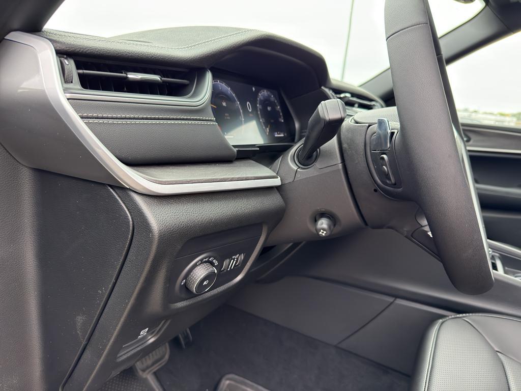 new 2025 Jeep Grand Cherokee car, priced at $56,209