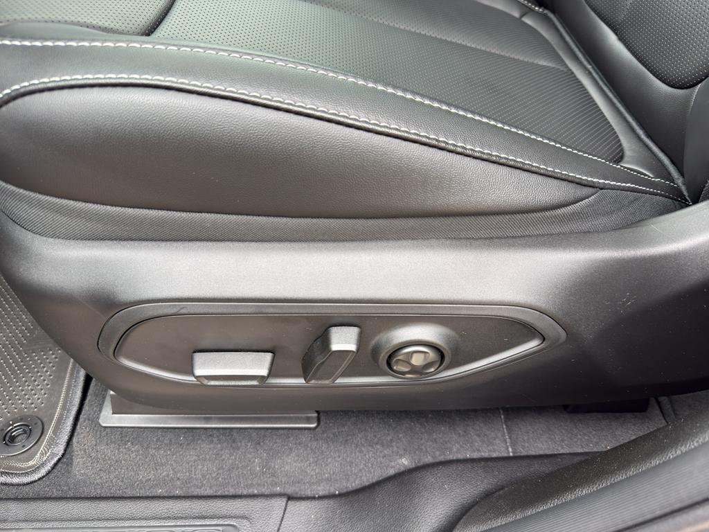 new 2025 Jeep Grand Cherokee car, priced at $56,209