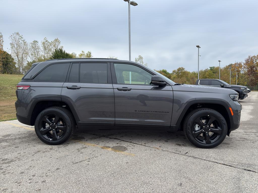 new 2025 Jeep Grand Cherokee car, priced at $56,209