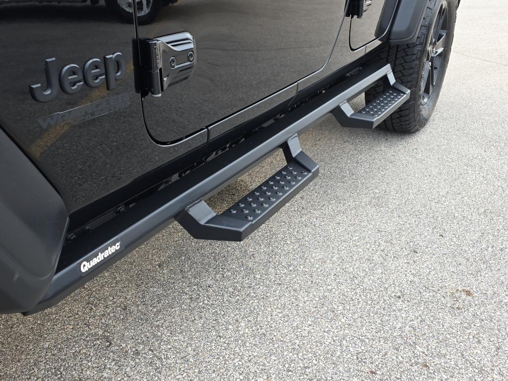 used 2021 Jeep Wrangler Unlimited car, priced at $30,295