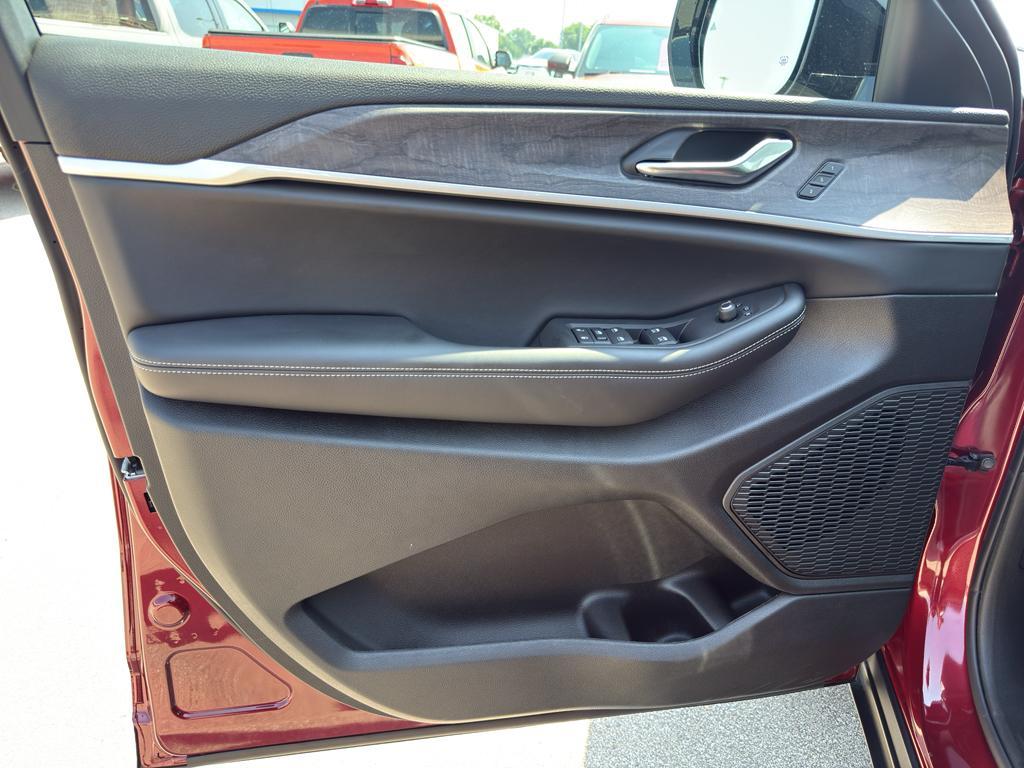 new 2025 Jeep Grand Cherokee L car, priced at $54,406