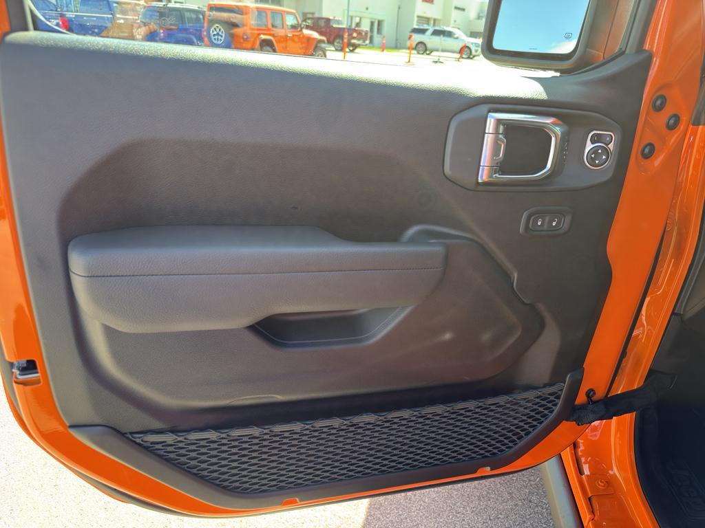 new 2025 Jeep Wrangler car, priced at $60,504