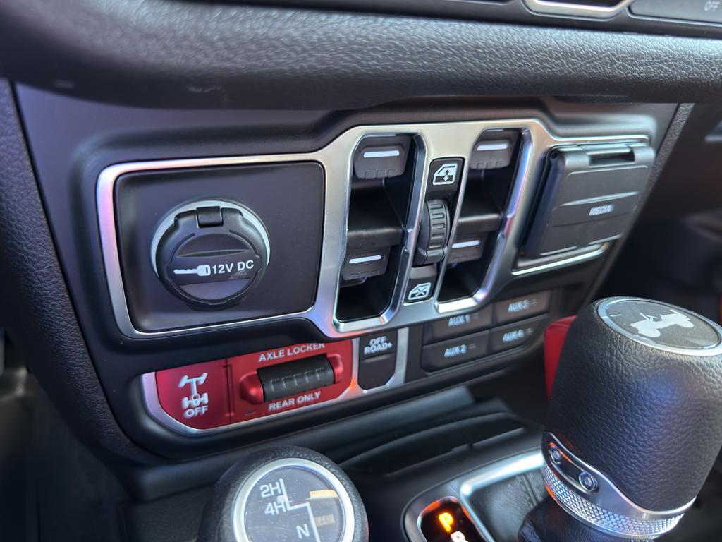 new 2025 Jeep Wrangler car, priced at $60,504